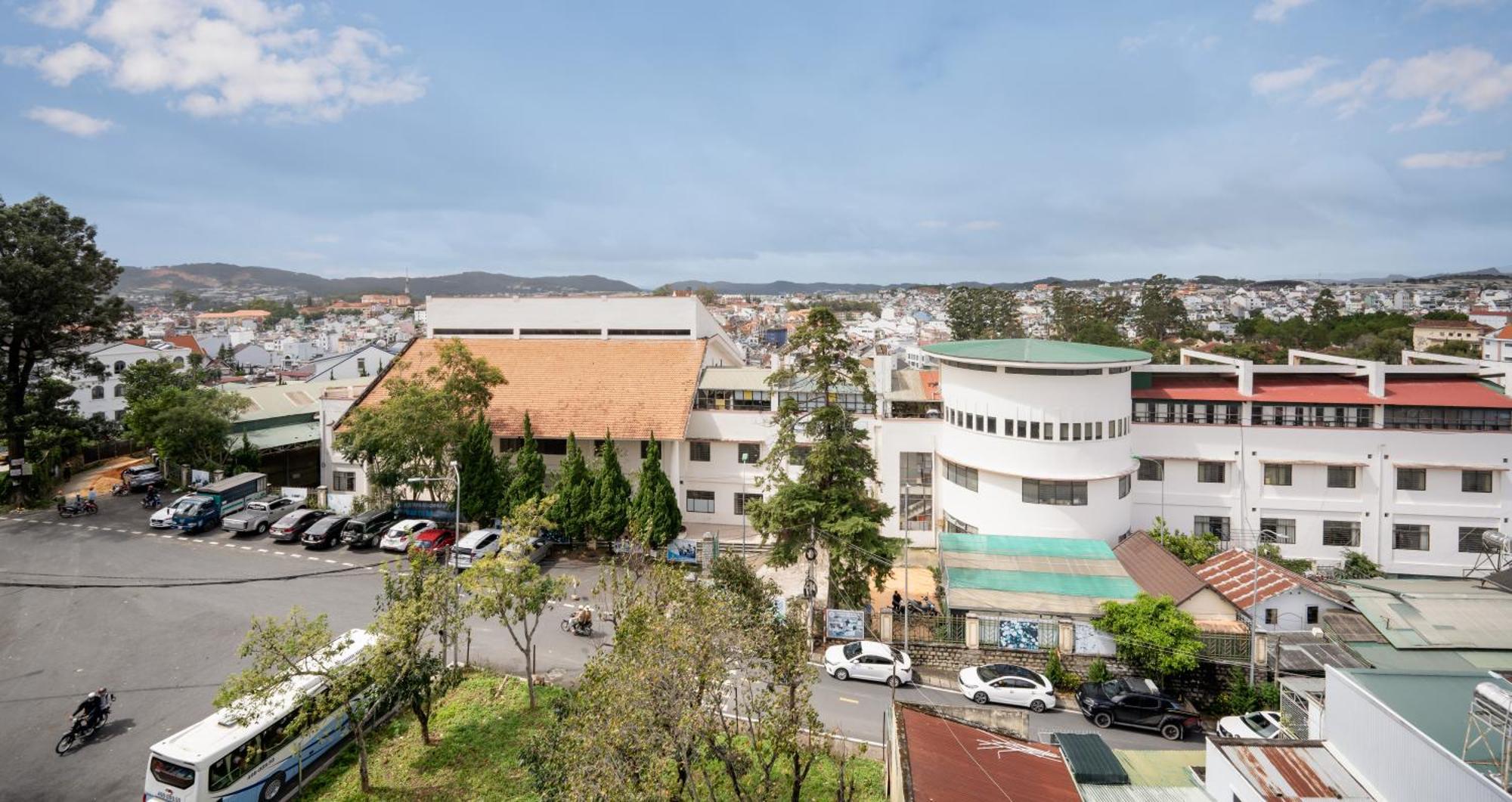 Be U Hotel City View Dalat Luaran gambar